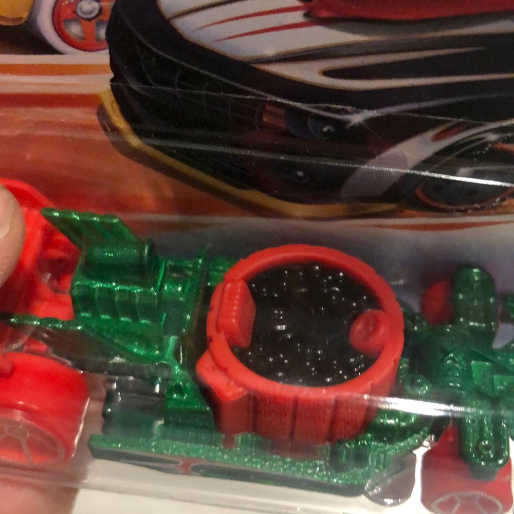 Hot Tub Toy Car - Red and Green - Picture 4 of 7